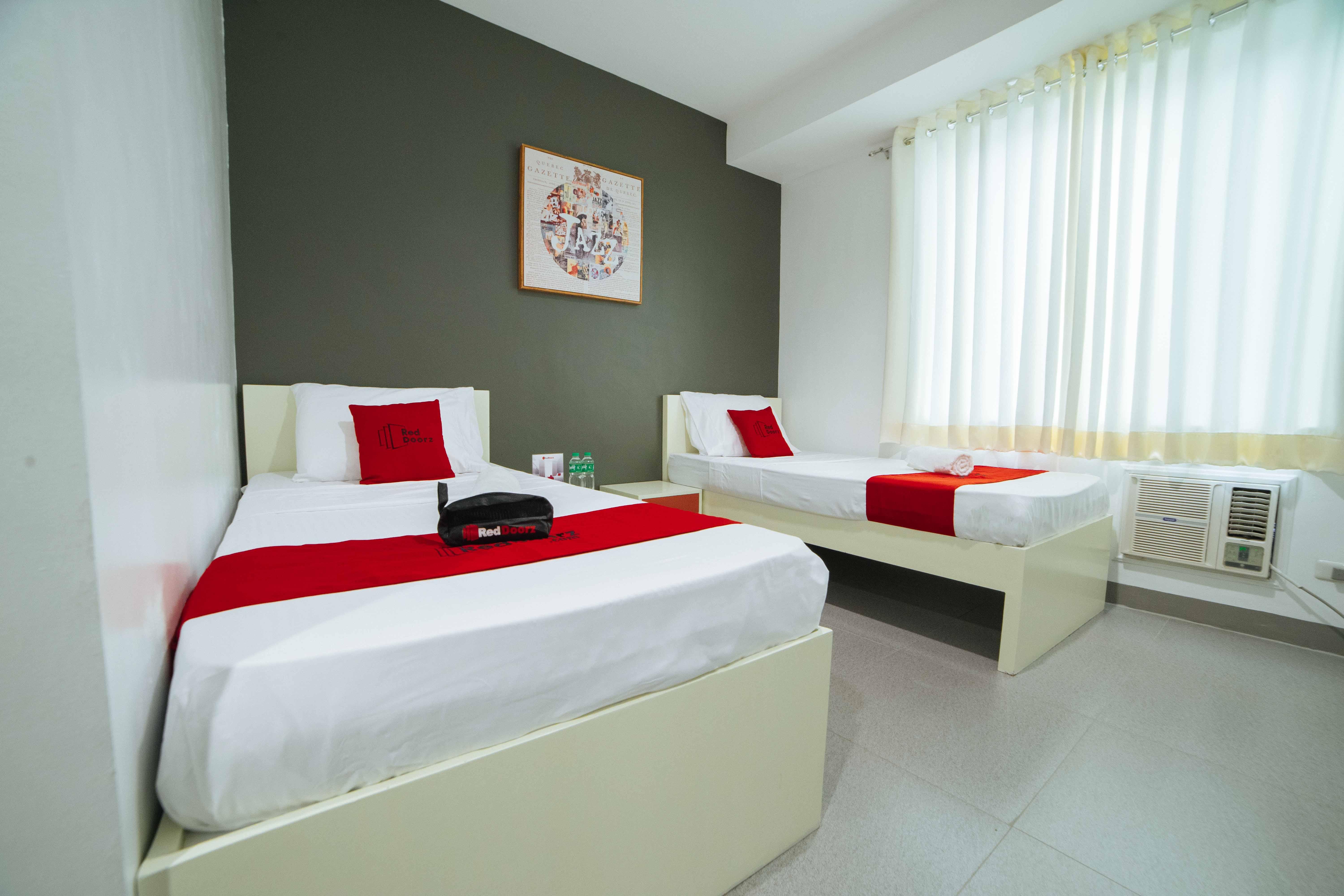 Reddoorz Plus @ Roxas Street Davao City Екстериор снимка
