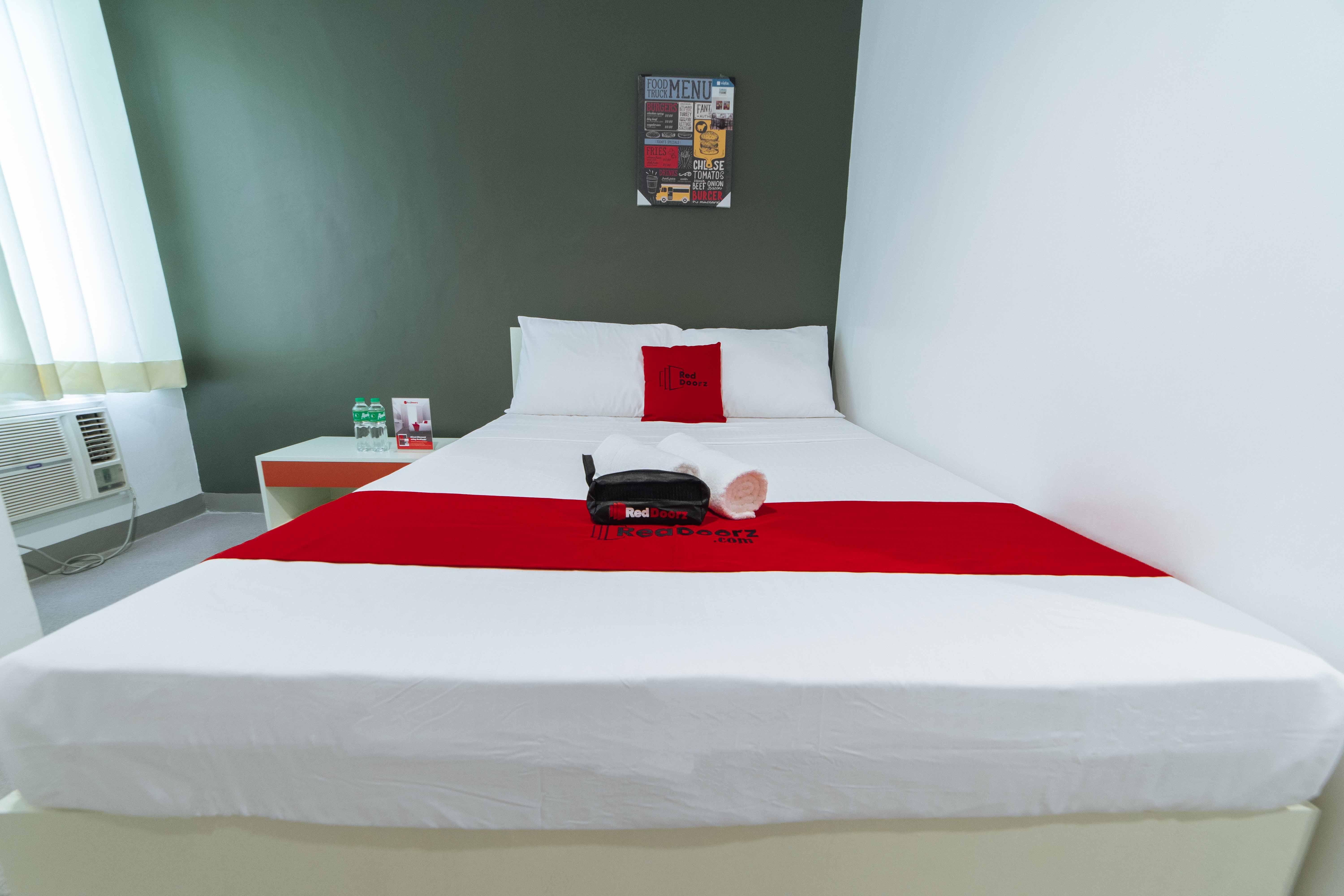 Reddoorz Plus @ Roxas Street Davao City Екстериор снимка