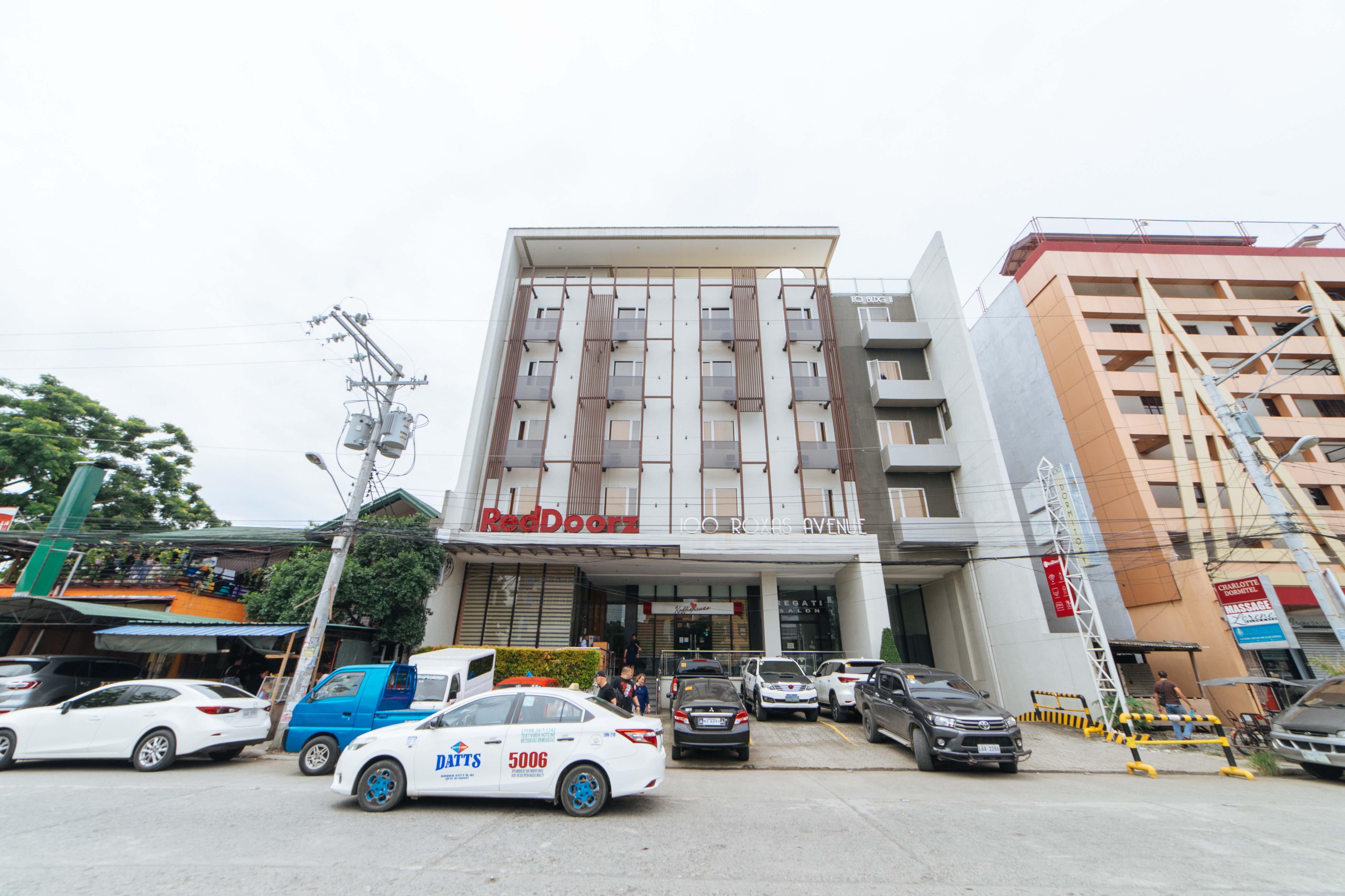Reddoorz Plus @ Roxas Street Davao City Екстериор снимка