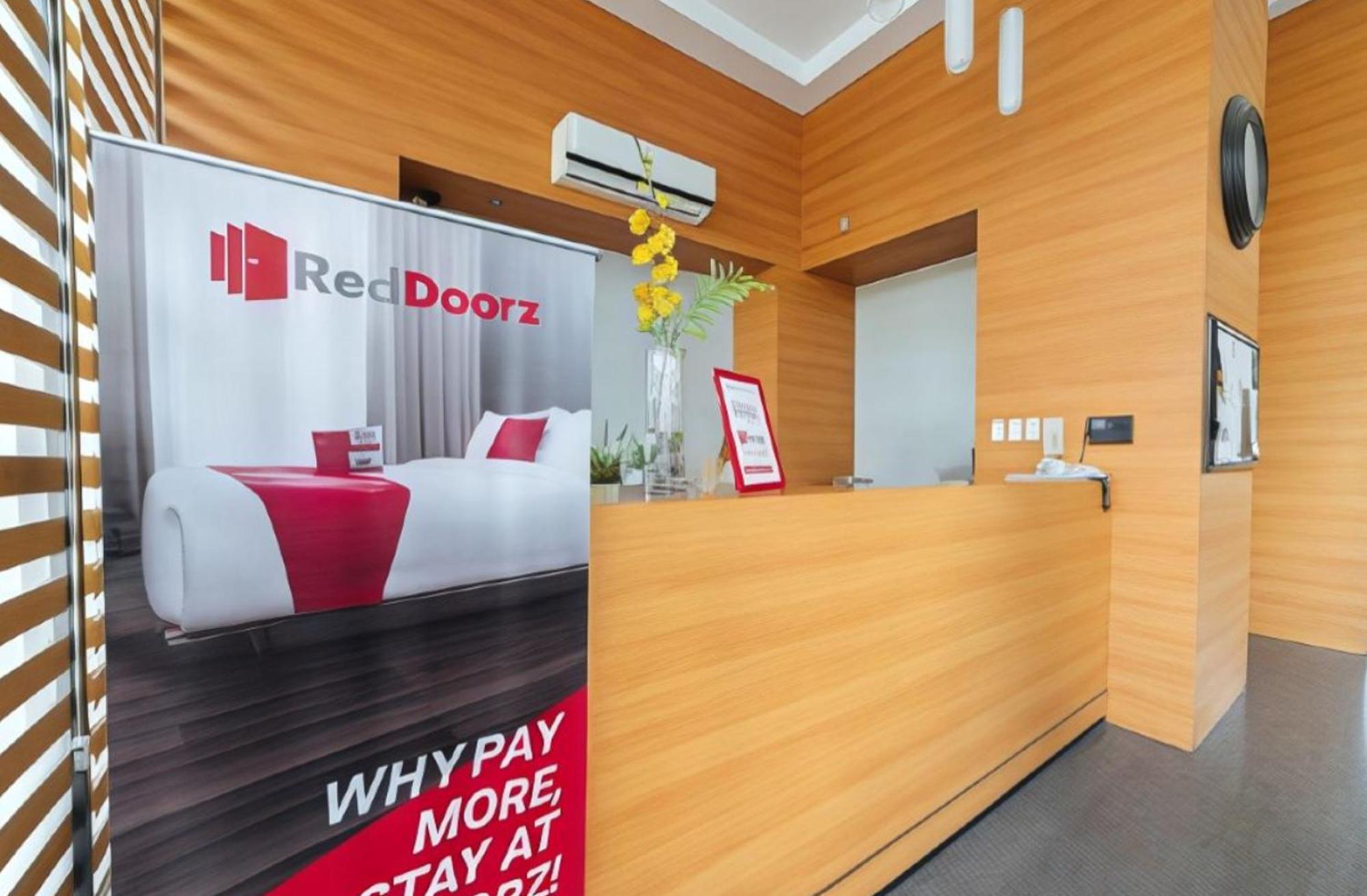 Reddoorz Plus @ Roxas Street Davao City Екстериор снимка