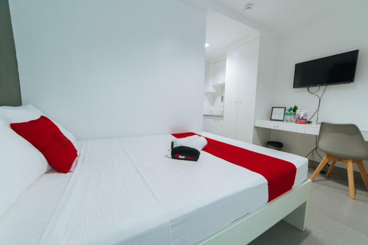 Reddoorz Plus @ Roxas Street Davao City Екстериор снимка