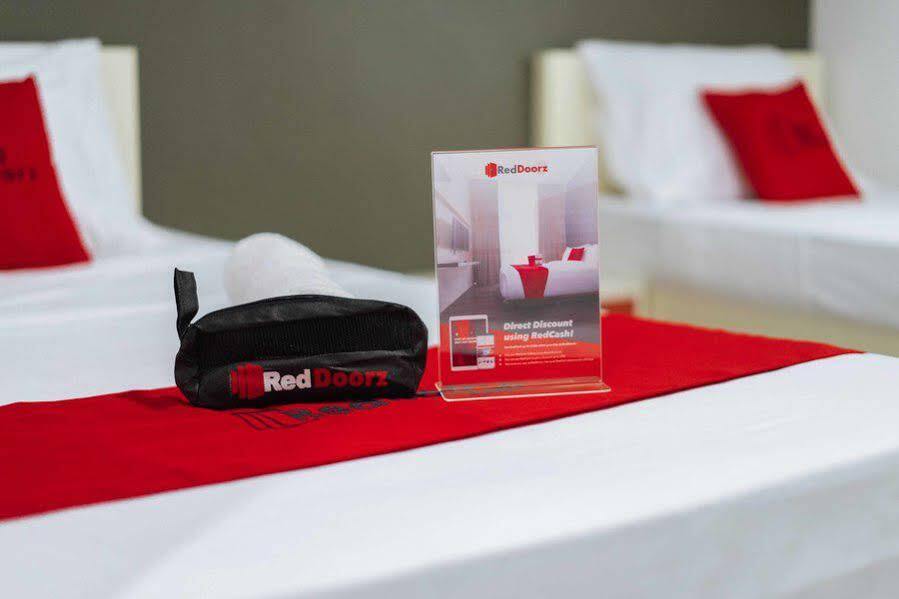 Reddoorz Plus @ Roxas Street Davao City Екстериор снимка